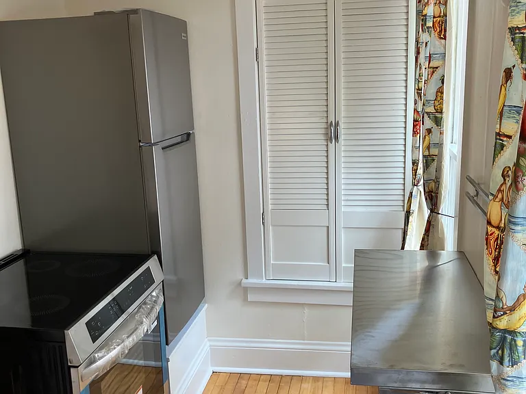 917 Williamson St #RESIDENTIAL APARTMEN — Photo 6