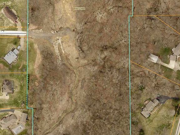 2nd image of 500 Swallowfield Dr