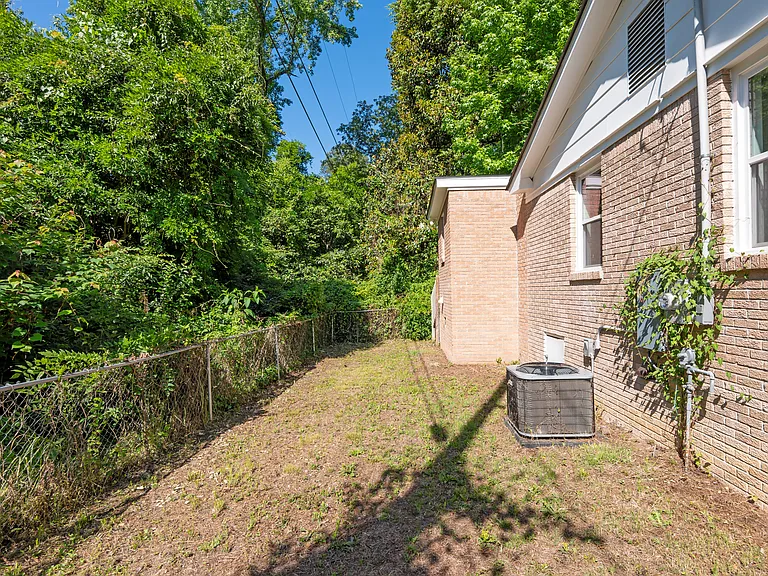 102 Burdock Cir — Photo 24