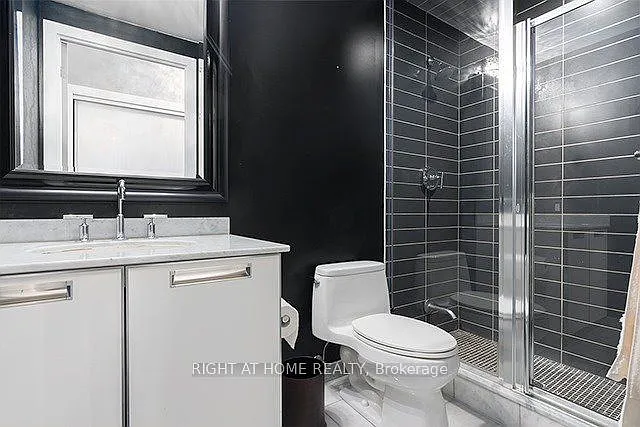 33 Charles St E #2903 — Photo 14
