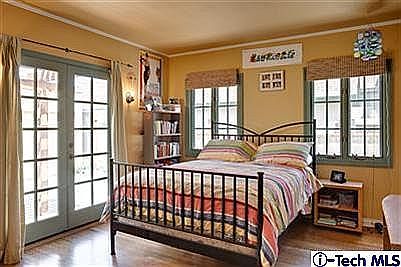 3rd image of 2065 Primrose Ave