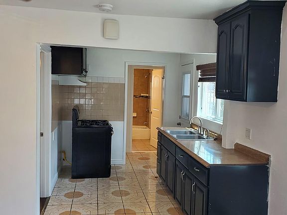3rd image of 9206 S Hoover St #3/4