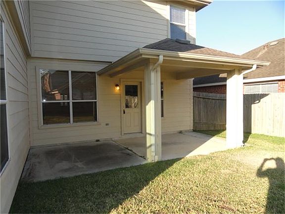 3rd image of 3215 Cumberland Dr
