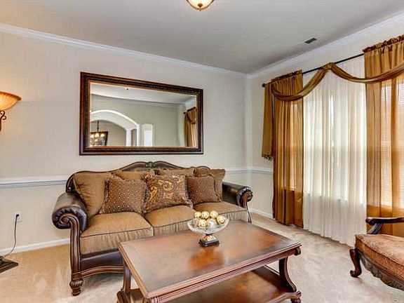 3rd image of 2032 Sweetwood Dr