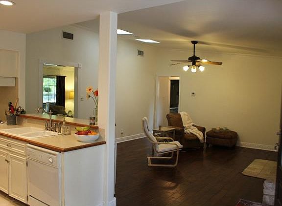 4th image of 840 N Bend Dr