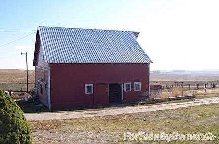 Barn
						:
						3 horse stalls. Large open area and upper haymow