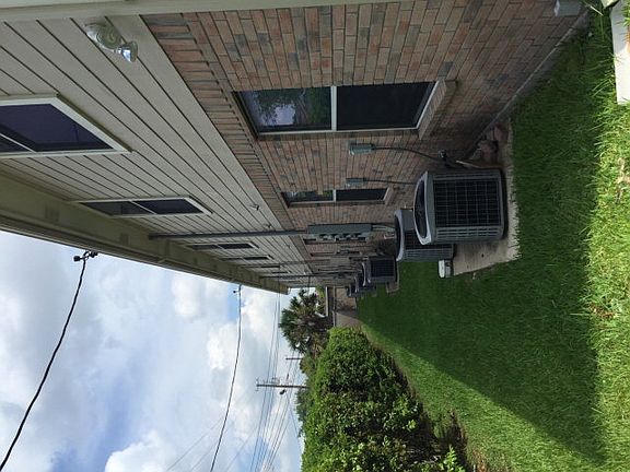 3rd image of 101 E Elizabeth St