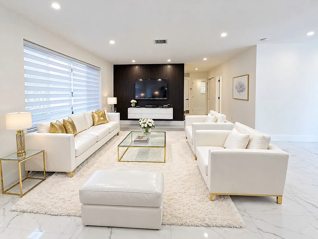 2 bed, 1.0 bath, 720 sqft, $4,200 — Photo 2