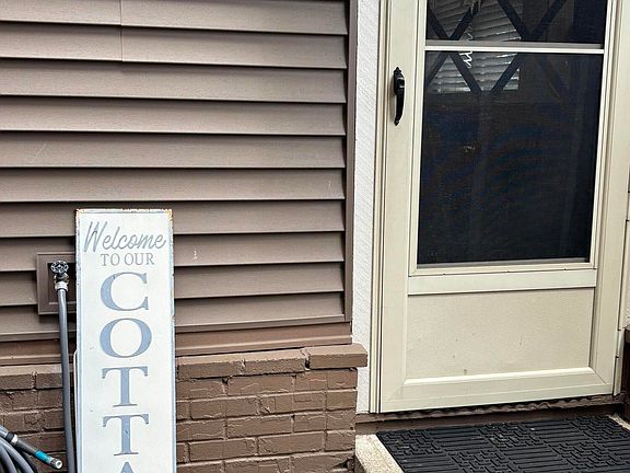 5th image of 6 E Walnut St