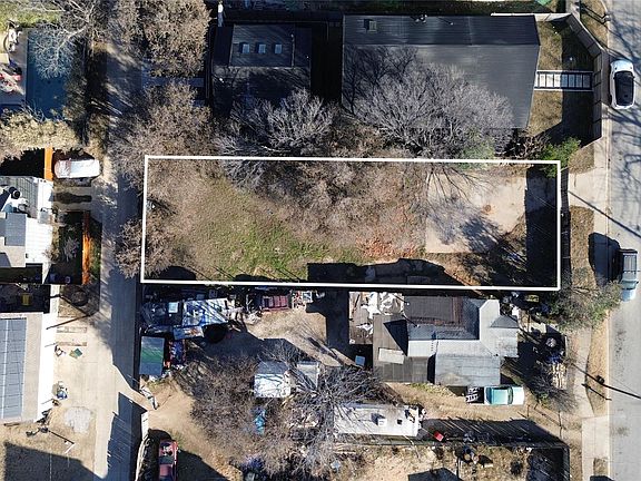 4th image of 2806 E 3rd St