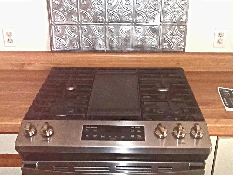 Nice fairly new Stove range