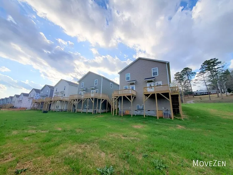 275 Vanderbilt Rd — Photo 3
