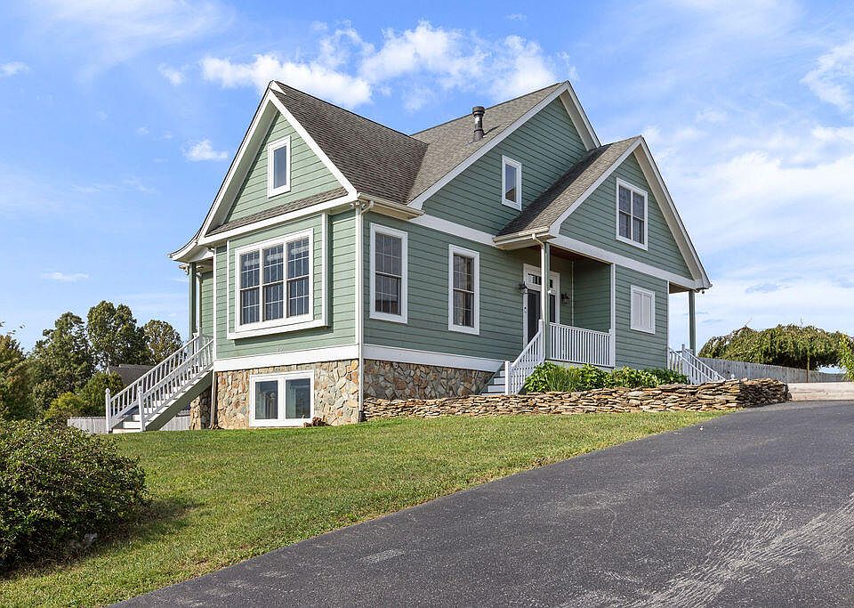 1st image of 90 Spring Ridge Ln