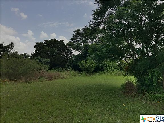 4th image of 105 Matthews Cir