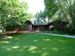 502 Eagle Ct, Valparaiso, IN 46383