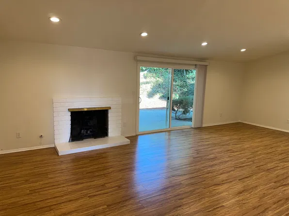 5457 Cromer Pl, Woodland Hills, CA 91367