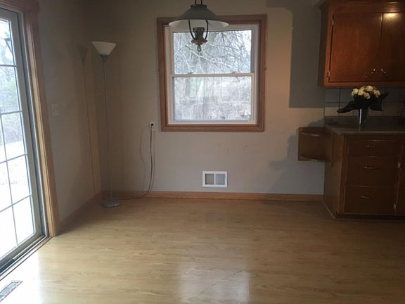 3rd image of 1900 140th St W