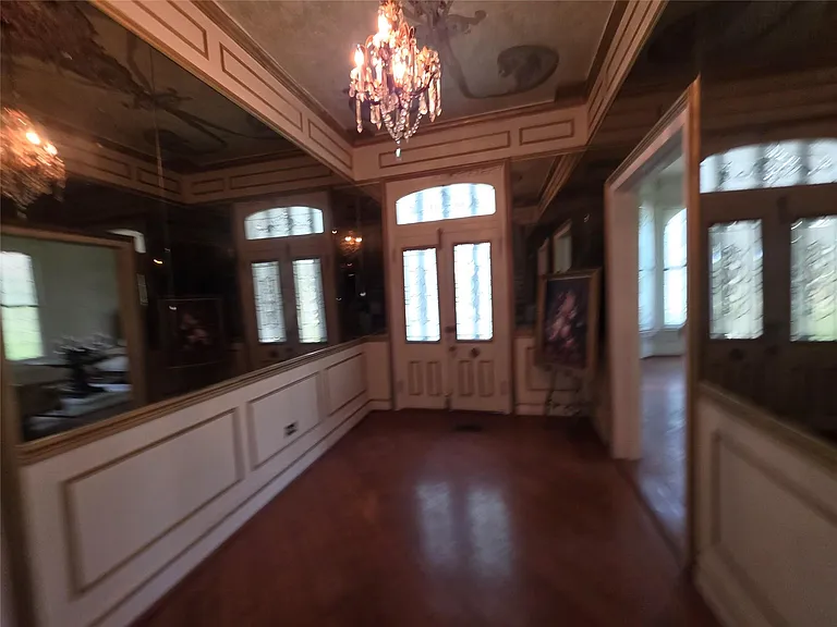 815 E Washington Ave — Photo 11