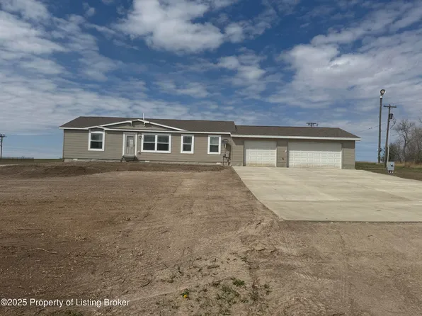 411 1st Ave NW, Dunn Center, ND 58626