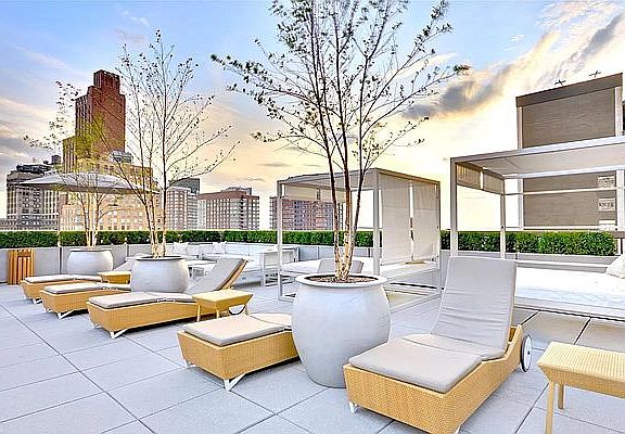 5th image of 88 Greenwich St APT 3102