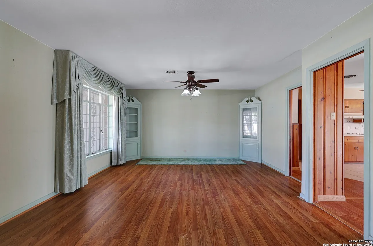 2 bed, 1938 sqft, $2,900 — Photo 3