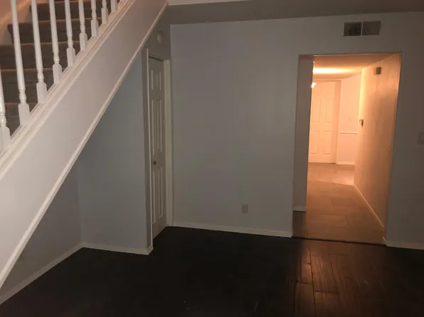 148 Yorktown Ln, Costa Mesa, CA 92626
