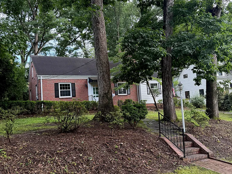 2109 Wilson St — Photo 2