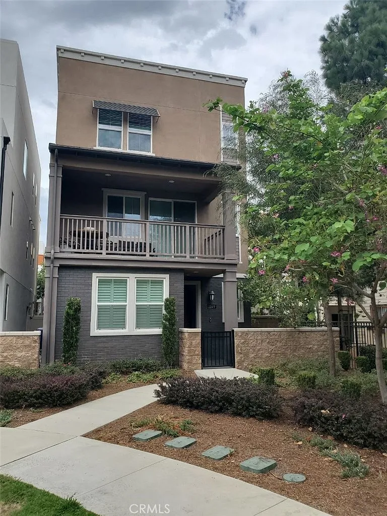 4 bed, 3.5 bath, 2242 sqft, $3,700 — Photo 1