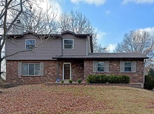 5755 Kerth Rd, Saint Louis, MO 63128