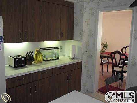 counter space & cabinets.JPG
