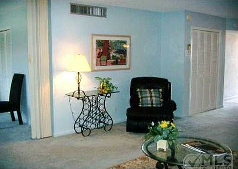 5th image of 911 Gardenia Dr APT 449