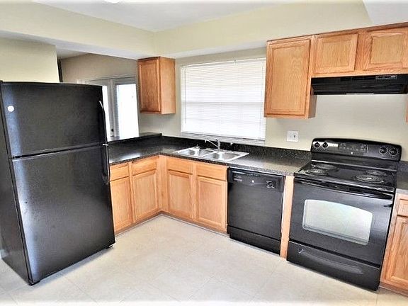 4th image of 10536 Chadbourne Dr
