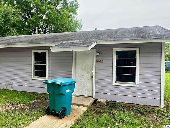 3rd image of 702 Harrington St