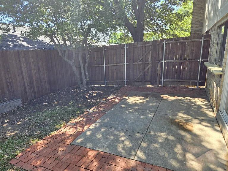 2136 Loma Verde Dr — Photo 23