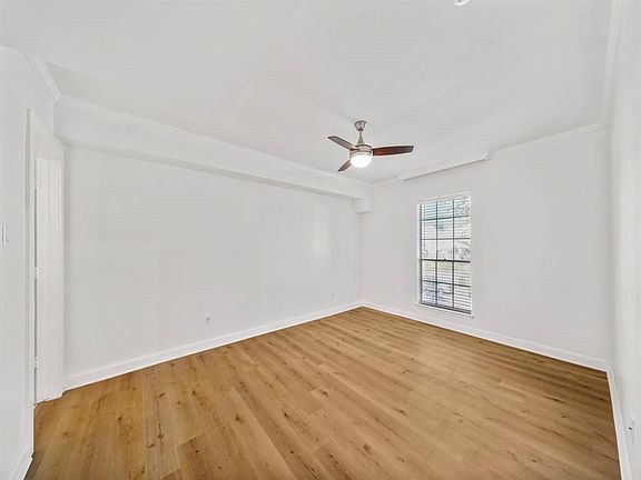 5th image of 4515 Briar Hollow Pl APT 206