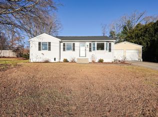 32 Sunset Ave, Oxford, MA 01540