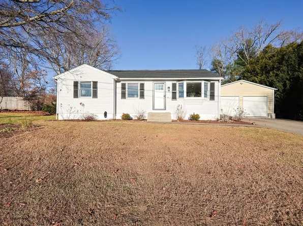 32 Sunset Ave, Oxford, MA 01540