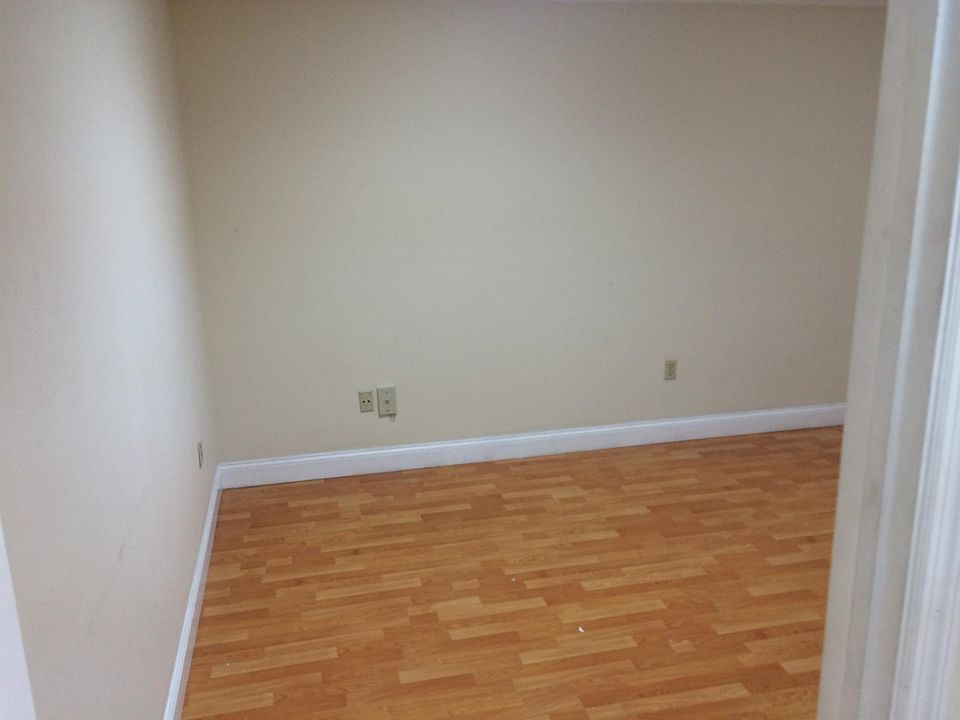 2nd image of 2100 W 76th St Ste 411