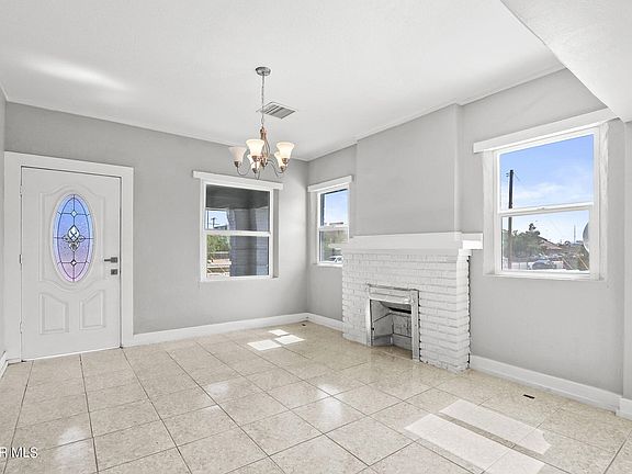 4th image of 3301 E Missouri Ave #A