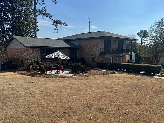 3rd image of 414 Parliament Road