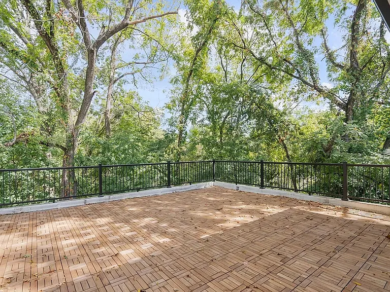 2321A Carter Ave — Photo 42