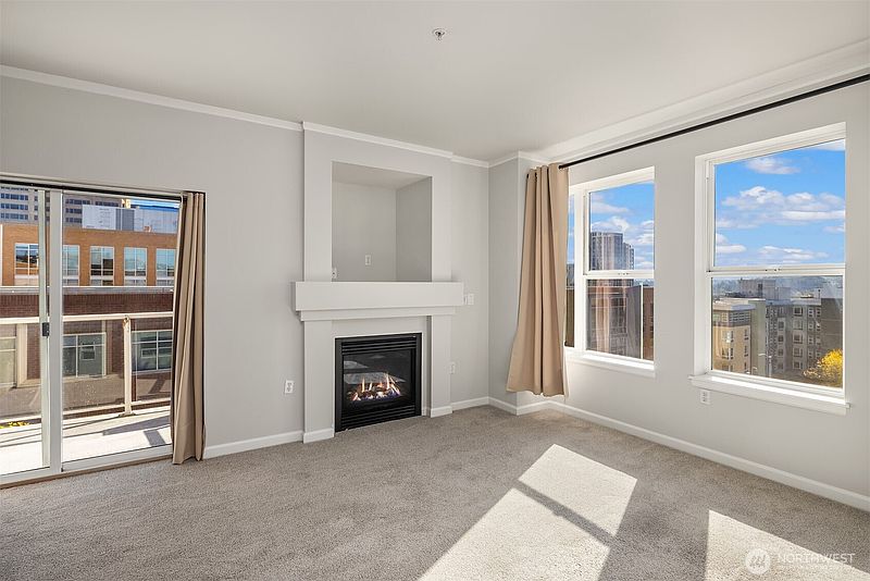 5th image of 4343 Roosevelt Way NE #601
