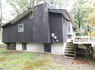 125 Snowshoe Dr, Dingmans Ferry, PA 18328