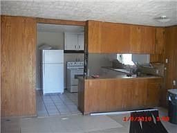 4th image of 2206 Florida St