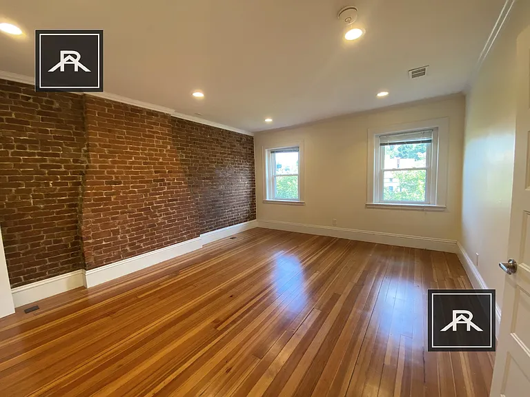 1618 Beacon St #3 — Photo 18