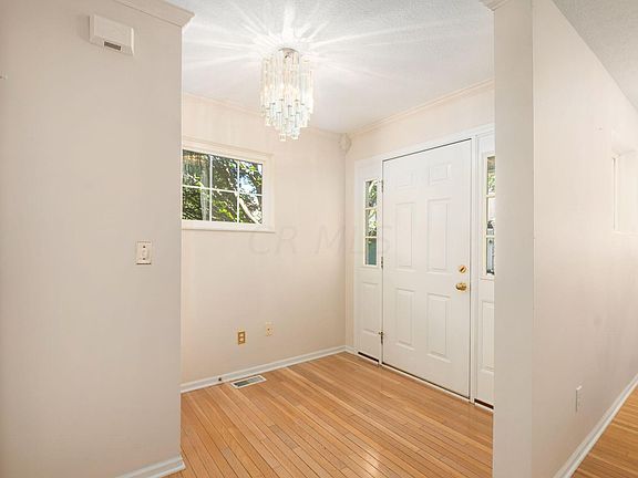 4th image of 312 Sycamore Woods Ln