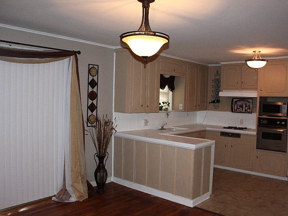3rd image of 1221 Centenary Dr