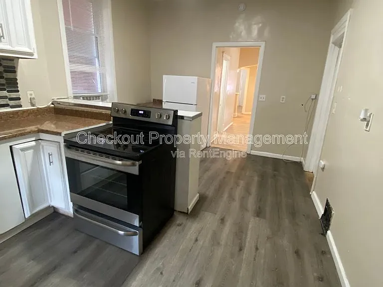 4704 Michigan Ave — Photo 2
