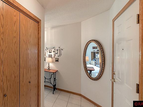 3rd image of 105 Emerald Ct