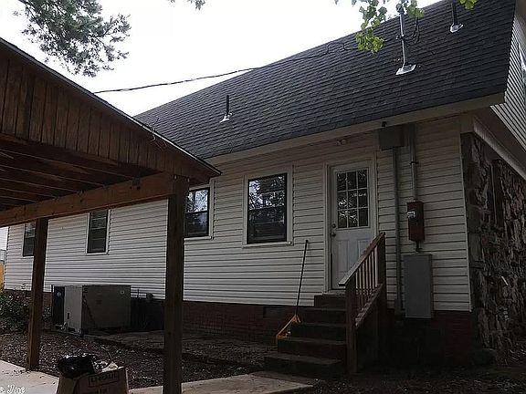 4th image of 915 Randall Dr